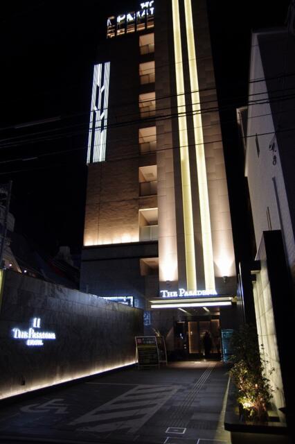 ホテル パサディナ(さいたま市大宮区/ラブホテル)の写真『夜の外観』by マーケンワン