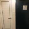 HOTEL アムール(台東区/ラブホテル)の写真『303号室 玄関の隣りがトイレ(左側)』by みこすりはん