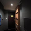 HOTEL SULATA渋谷道玄坂(渋谷区/ラブホテル)の写真『312号室　玄関全景』by INA69