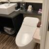 HOTEL CORE 池袋(豊島区/ラブホテル)の写真『605号室トイレと洗面台』by yamasada5