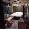HOTEL The SCENE(ザ シーン）(横浜市港北区/ラブホテル)の写真『805号室、玄関からの部屋です。(24,3)』by キジ