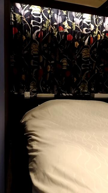 FABULOUS(ファビュラス)(立川市/ラブホテル)の写真『702号室（ベッド足元から2）』by ＪＷ