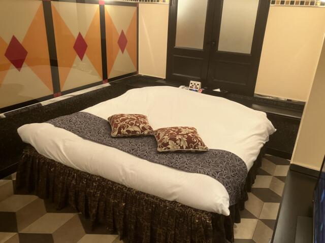 HOTEL IG（アイジー）(川崎市川崎区/ラブホテル)の写真『702号室　ベッド①』by hireidenton