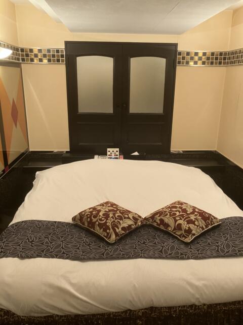 HOTEL IG（アイジー）(川崎市川崎区/ラブホテル)の写真『702号室　ベッド②』by hireidenton