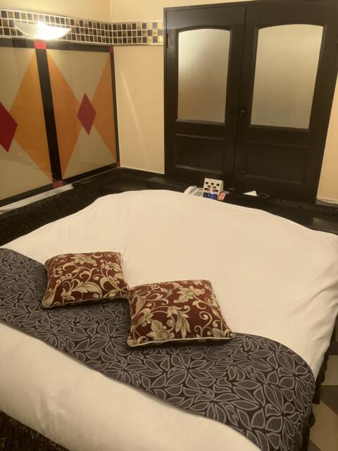 HOTEL IG（アイジー）(川崎市川崎区/ラブホテル)の写真『702号室　ベッド④』by hireidenton