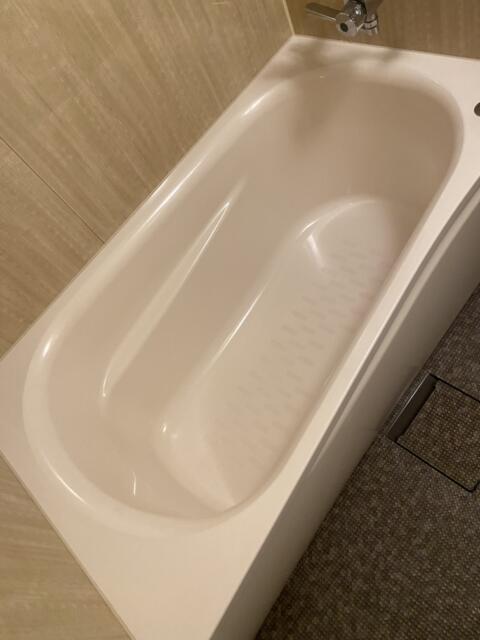 ホテルFirst(豊島区/ラブホテル)の写真『402号室(浴室浴槽)』by こねほ
