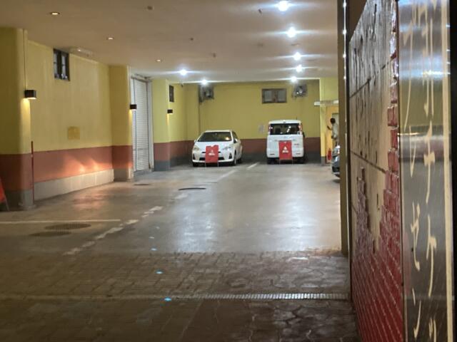 ホテル おとぼけビーバー（アバンティ）(和歌山市/ラブホテル)の写真『駐車場』by まさおJリーグカレーよ