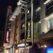 ホテル Liebe 堺東(堺市堺区/ラブホテル)の写真『夜の外観』by まさおJリーグカレーよ