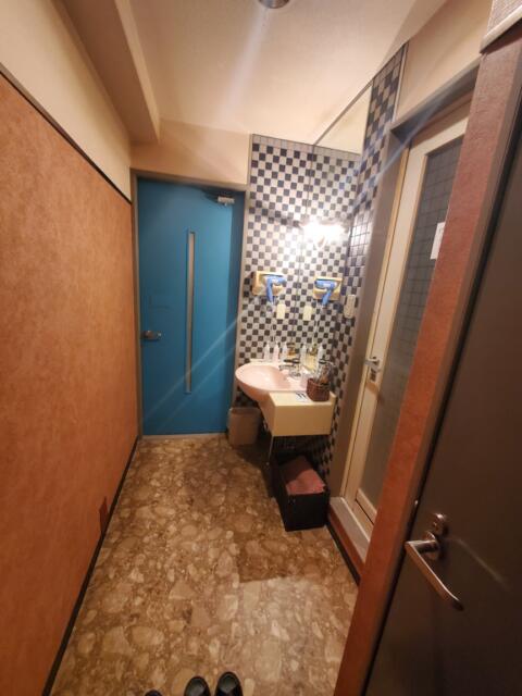 マイルド(川口市/ラブホテル)の写真『603号室　入り口、洗面所』by suisui