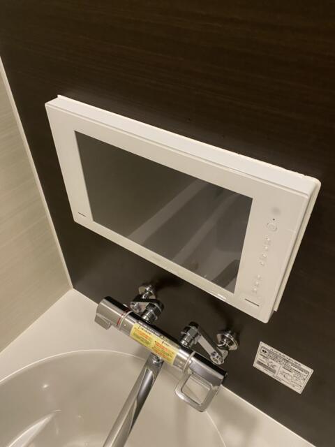 HOTEL GERBERA(ガーベラ)(豊島区/ラブホテル)の写真『603号室(浴室テレビ)』by こねほ