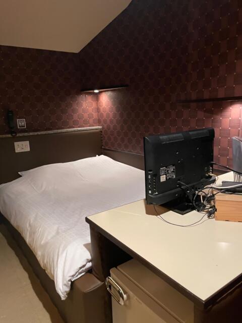 HOTEL LAGUNA INN（ラグナイン）(八王子市/ラブホテル)の写真『３０３号室　ベッド』by 都まんじゅう