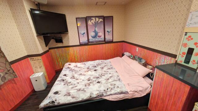 ホテル アーカス(立川市/ラブホテル)の写真『503号室、ベッド』by 爽やかエロリーマン