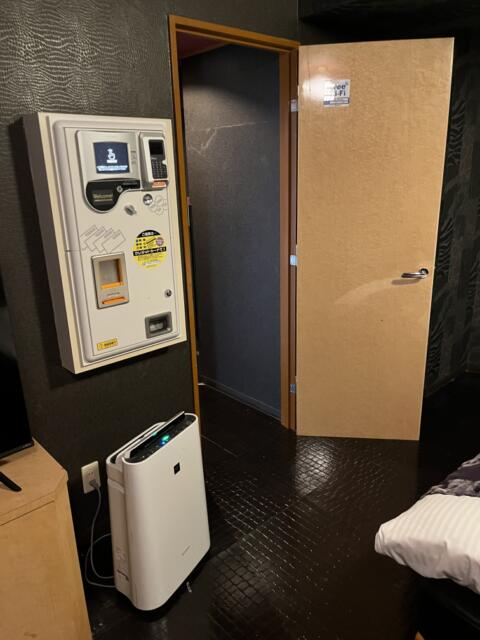 フォーラム(新宿区/ラブホテル)の写真『401号室　自動精算機』by ターボー⤴️