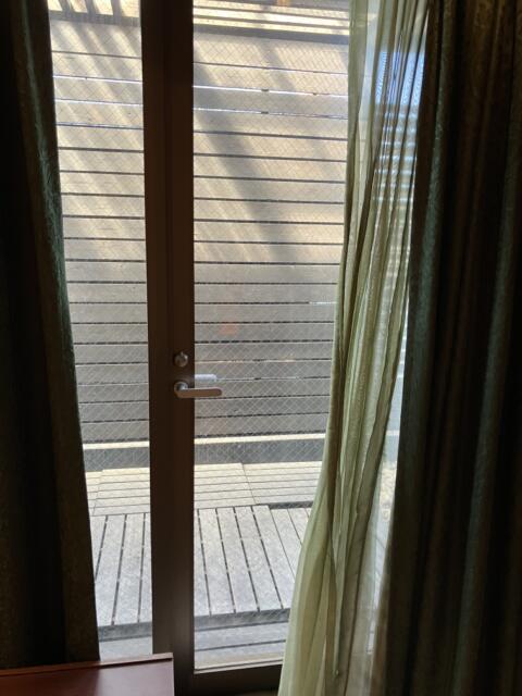 HOTEL MU～Z annex（ミューズアネックス(古河市/ラブホテル)の写真『301号室 ベランダ入口』by サトナカ