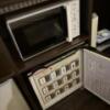 HOTEL COCO BALI（ココバリ）(渋谷区/ラブホテル)の写真『302号室　電子レンジ&amp;販売冷蔵庫』by たんげ8008