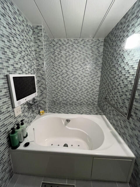 CHARME鶯谷１（シャルム）(台東区/ラブホテル)の写真『102号室　浴室全景』by INA69