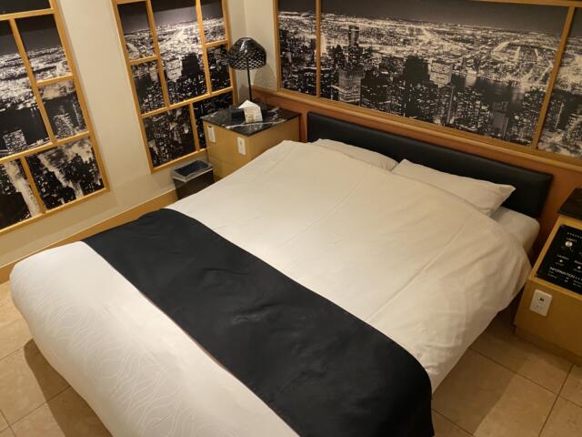 HOTEL STELLATE(ステラート)(新宿区/ラブホテル)の写真『305号室、ベッド』by トマトなす