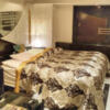 HOTEL RAY FIELD(墨田区/ラブホテル)の写真『501号室 ベッド周辺（４）』by 午前３時のティッシュタイム