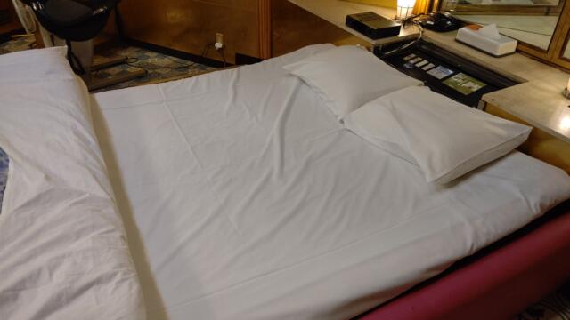 Q&P（キューアンドピー）(大阪市/ラブホテル)の写真『406号室、ベッド』by Sparkle
