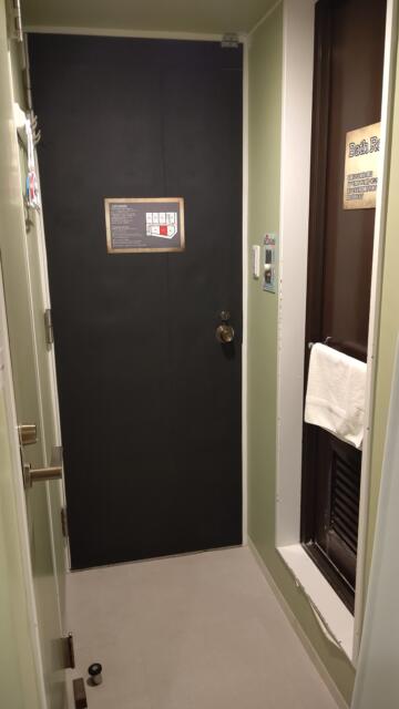 ホテル チャリチョコ(豊島区/ラブホテル)の写真『503号室、入口・玄関付近』by Sparkle