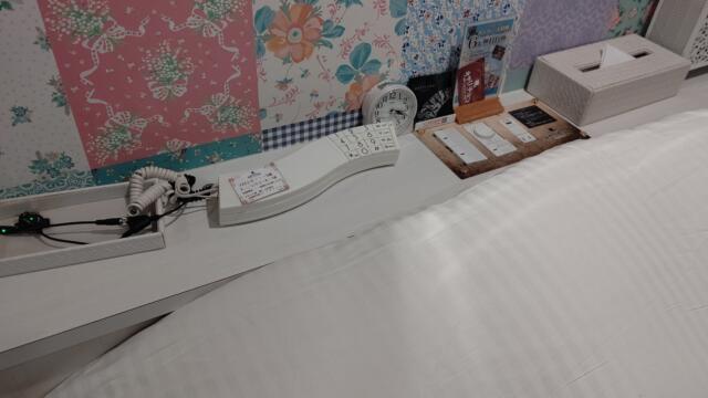 ホテル チャリチョコ(豊島区/ラブホテル)の写真『503号室、ベッド枕元』by Sparkle