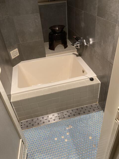 HOTEL COCO BALI（ココバリ）(渋谷区/ラブホテル)の写真『301号室浴室』by yamasada5
