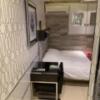 ホテル エリアス(豊島区/ラブホテル)の写真『B212玄関正面にベッドが見えます。狭い。』by ゆうじい