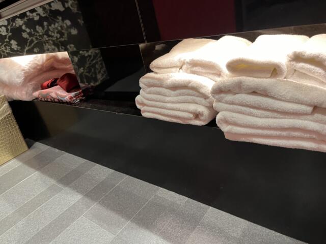 HOTEL ZHIPAGO (ジパゴ)(品川区/ラブホテル)の写真『801号室 タオル、浴衣、バスローブ』by 飴☆ミ