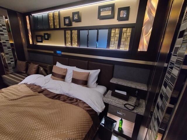 HOTEL KABUKI (ホテル カブキ)(新宿区/ラブホテル)の写真『55号室 ベッド』by 最弱のネコ