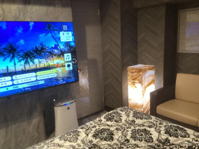 HOTEL BaliBali 鶯谷(台東区/ラブホテル)の写真『202号室 ベッドから見た室内』by ACB48