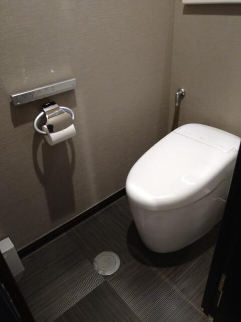 トキワ(豊島区/ラブホテル)の写真『305号室トイレ』by 黒板五郎