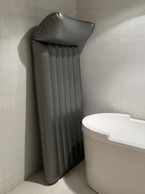 プレミアムリゾートNAGOYA(名古屋市緑区/ラブホテル)の写真『402号室 浴室マット』by 飴☆ミ