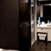 FABULOUS(ファビュラス)(立川市/ラブホテル)の写真『406号室（奥から洗面、浴室、トイレ、ベッド）』by ＪＷ