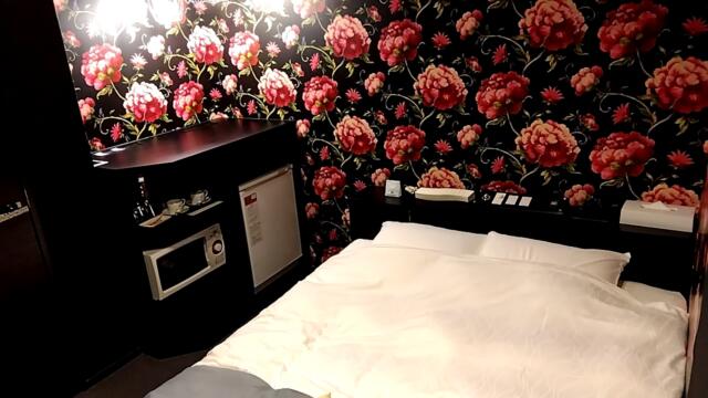 FABULOUS(ファビュラス)(立川市/ラブホテル)の写真『406号室（ベッド足元から）』by ＪＷ
