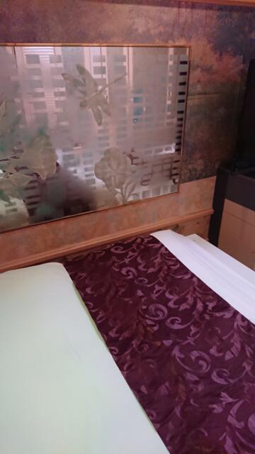 ホテルいいじま(新宿区/ラブホテル)の写真『209号室、ベッドと正面は鏡ですがイマイチ(^^;』by ビデ三郎