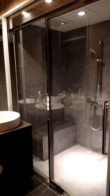 FABULOUS(ファビュラス)(立川市/ラブホテル)の写真『502号室（シャワーのみ、仕切りはガラス）』by ＪＷ