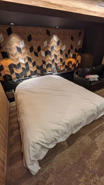 HOTEL O・M・Y （オーエムワイ）(さいたま市大宮区/ラブホテル)の写真『902号室、ベッド』by 爽やかエロリーマン