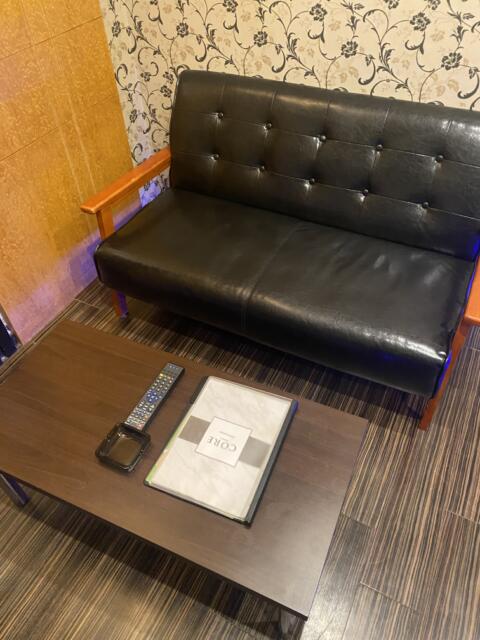 HOTEL CORE 池袋(豊島区/ラブホテル)の写真『703号室(テーブル、ソファ)』by こねほ