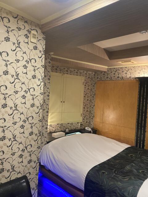 HOTEL CORE 池袋(豊島区/ラブホテル)の写真『703号室(左手前から奥)』by こねほ