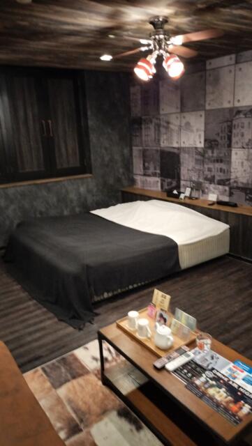 NONBIRI HOTEL(岐南町/ラブホテル)の写真『501 号室、ベッド』by カートゥーン