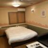 ホテル ルポ(墨田区/ラブホテル)の写真『504号室 ベッド全景』by yamasada5
