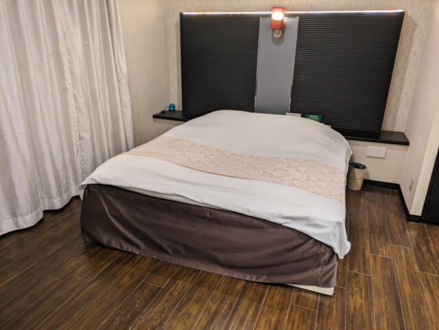 ファインガーデン岐阜(各務原市/ラブホテル)の写真『407号室　ベッド』by キセキと呼ぶ他ない