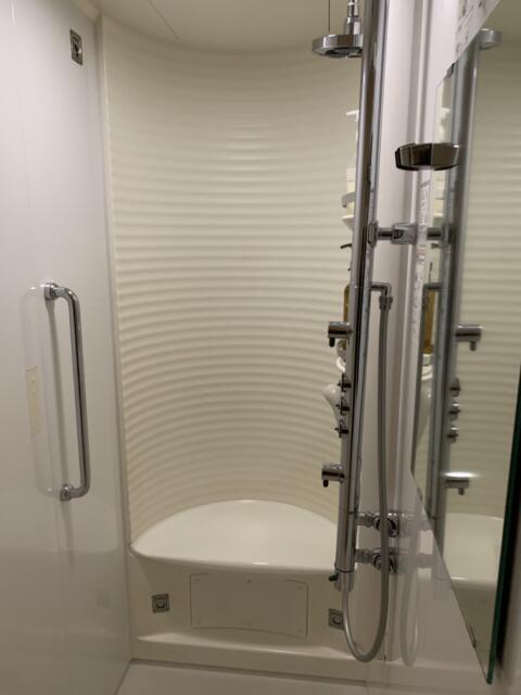 レンタルルーム ASTRO(港区/ラブホテル)の写真『402号室のシャワールーム2人で入っても十分な広さです。』by ゆうじい