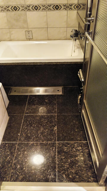 Secret Veny (シークレットベニー)(墨田区/ラブホテル)の写真『303号室 バスルーム洗い場（２）』by 午前３時のティッシュタイム