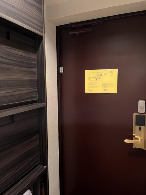 HOTEL SULATA渋谷道玄坂(渋谷区/ラブホテル)の写真『207号室　玄関全景』by INA69