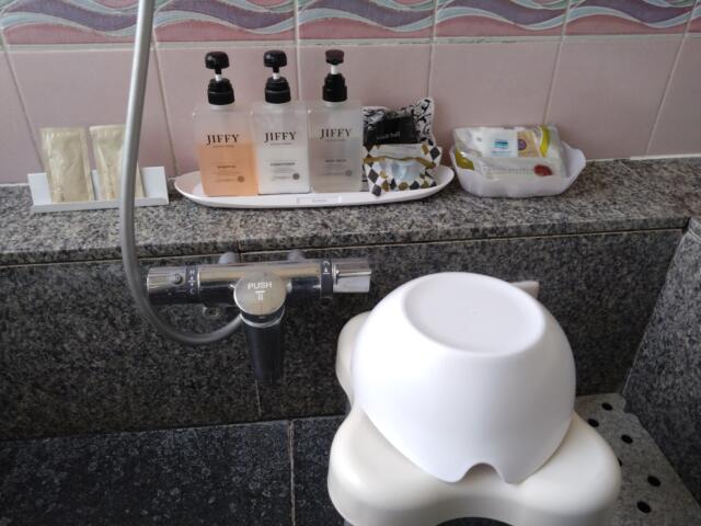 HOTEL R&K（アールアンドケー）(越谷市/ラブホテル)の写真『503号室　浴室シャンプーなど』by beat takeshi