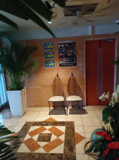 HOTEL PACIFIC(パシフィック)(茅ヶ崎市/ラブホテル)の写真『ロビーの待合スペースです。(24,4)』by キジ