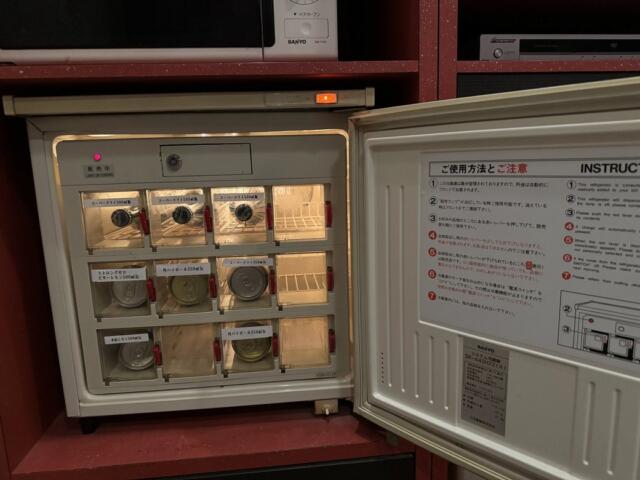 ホテル　シュガー(台東区/ラブホテル)の写真『111号室 冷蔵庫』by ひこべえ