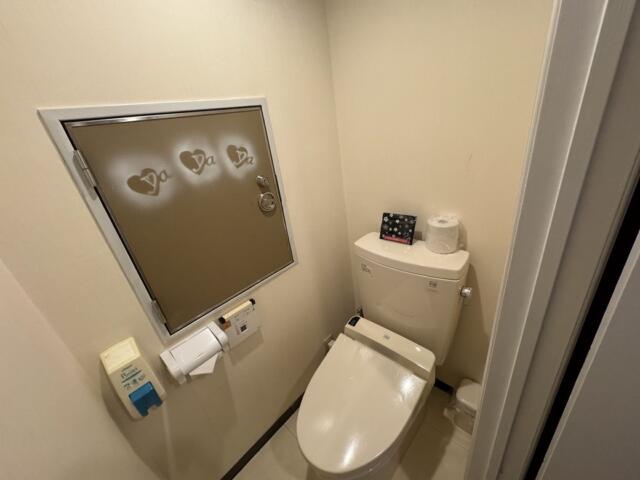 ホテル　シュガー(台東区/ラブホテル)の写真『111号室 トイレ』by ひこべえ