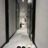 HOTEL VARKIN 池袋西口店(豊島区/ラブホテル)の写真『206号室　玄関からベットルームへ』by ま〜も〜る〜